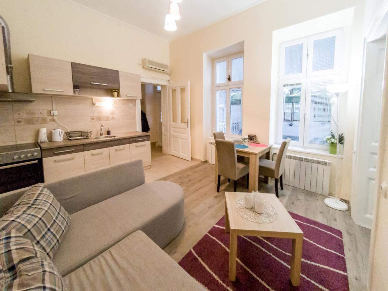 Apartment Ema Βελιγράδι Εξωτερικό φωτογραφία